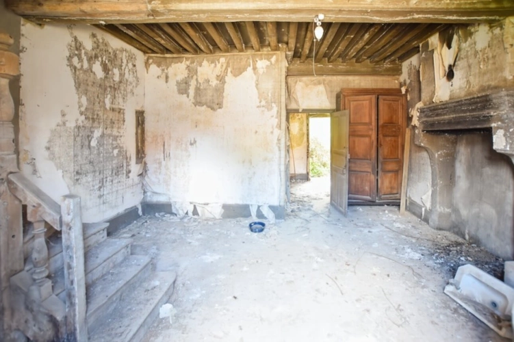 Photos 20 - Prestige - Propriété de 98 m2 à rénover  avec 3401 m2 de terrain à  COUCHES (71)