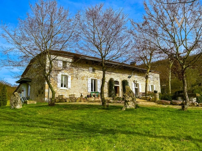 Photos 2 - Équestre - Domaine équestre d’exception sur 40 hectares — Authenticité, nature et passion proche de Penne d’Agenais (47)