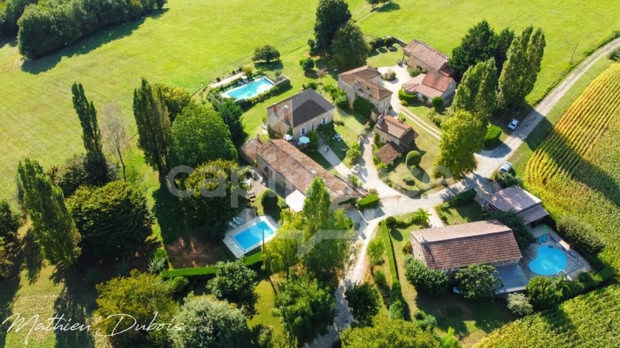 Photos 1 - Touristique - Domaine en hameau privé avec activité touristique - Cadre d’exception entre Lot et Dordogne