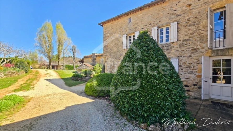 Photos 29 - Touristique - Domaine en hameau privé avec activité touristique - Cadre d’exception entre Lot et Dordogne