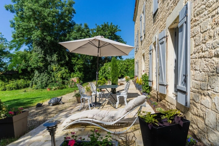 Photos 9 - Prestige - Propriété de caractère dans un écrin de verdure, proche de La Rochelle