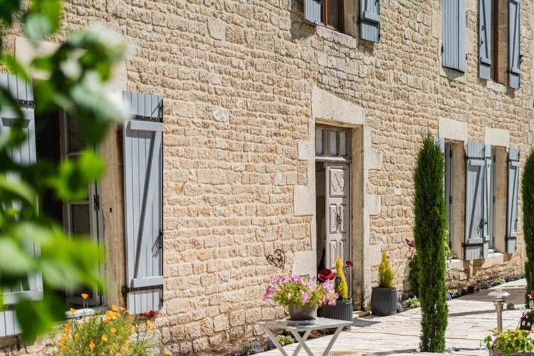 Photos 17 - Prestige - Propriété de caractère dans un écrin de verdure, proche de La Rochelle