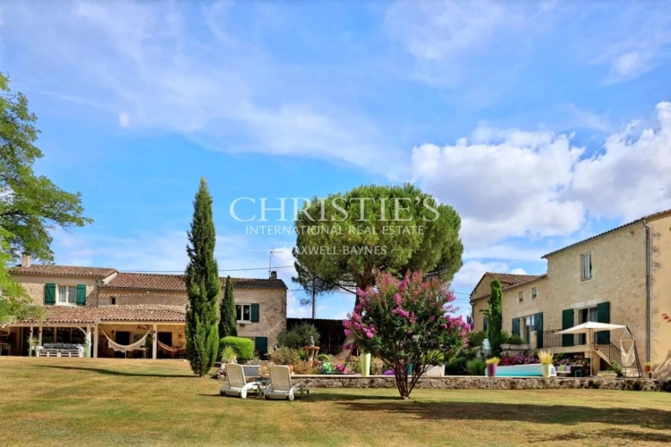 Photos 1 - Prestige - Propriété très bien entretenue : un grand gîte, deux chambres d’hôtes et une maison principale. À 15 minutes de Saint-Émilion