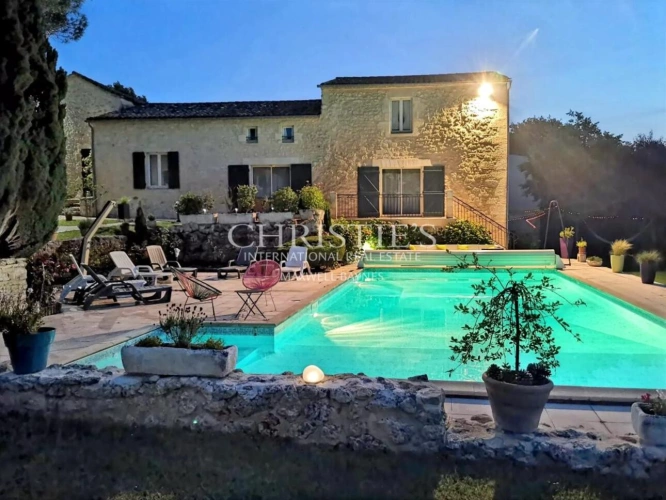 Photos 4 - Prestige - Propriété très bien entretenue : un grand gîte, deux chambres d’hôtes et une maison principale. À 15 minutes de Saint-Émilion