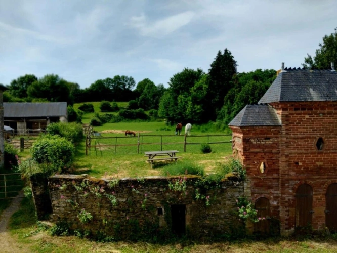 Photos 1 - Équestre - Propriété , maison dépendances et sur 1.9 hectare de terrain