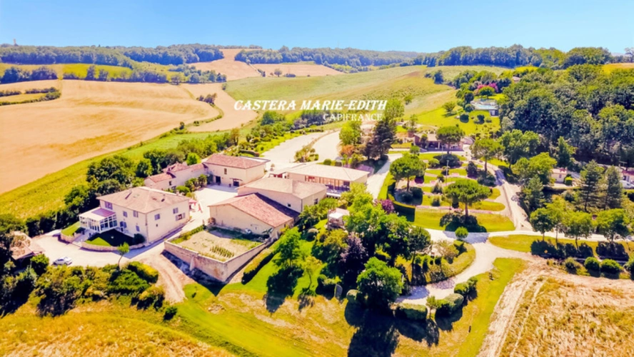Photos 1 - Prestige - MAGNIFIQUE DOMAINE  à vendre 39 pièces AUCH (32)  sur 4,5 hectares