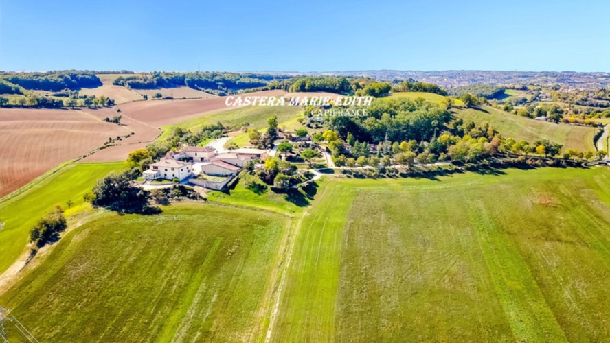 Photos 12 - Prestige - MAGNIFIQUE DOMAINE  à vendre 39 pièces AUCH (32)  sur 4,5 hectares