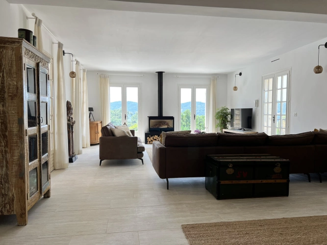 Photos 4 - Touristique - Exceptionnelle Propriété Provençale avec Vue Panoramique