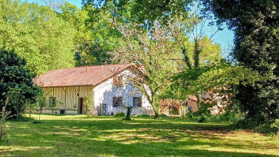 Photos 4 - Touristique - Propriété de caractère sur 4 hectares - 3 dépendances, étang