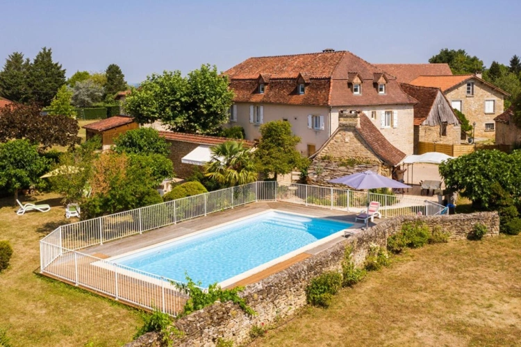 Photos 1 - Prestige - Propriété Quercynoise d'Exception avec Gîtes, Piscine et Grange sur les hauteurs de Saint-Céré