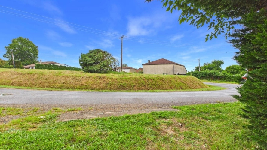 Photos 13 - Forestière - Terrain constructible de 2 244 m² avec forêt de 2 hectares