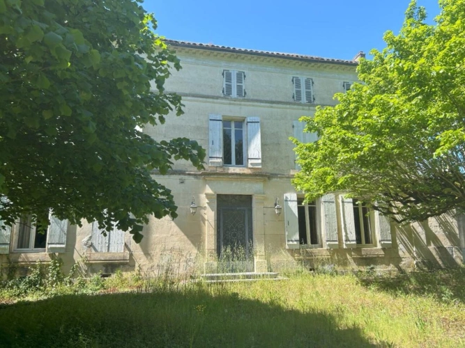 Photos 1 - Viticole - Ancienne propriété viticole avec maison bourgeoise (232 m²) et dépendance de 244 m²