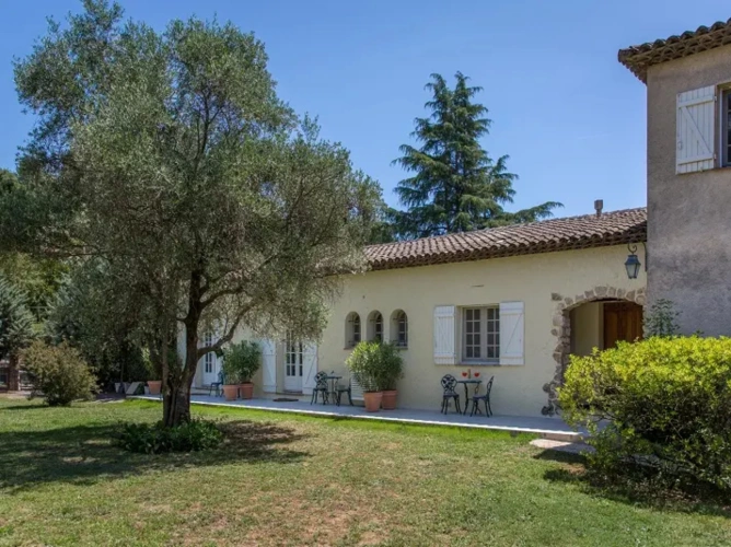 Photos 9 - Touristique - Exceptionnelle Propriété Provençale avec Vue Panoramique