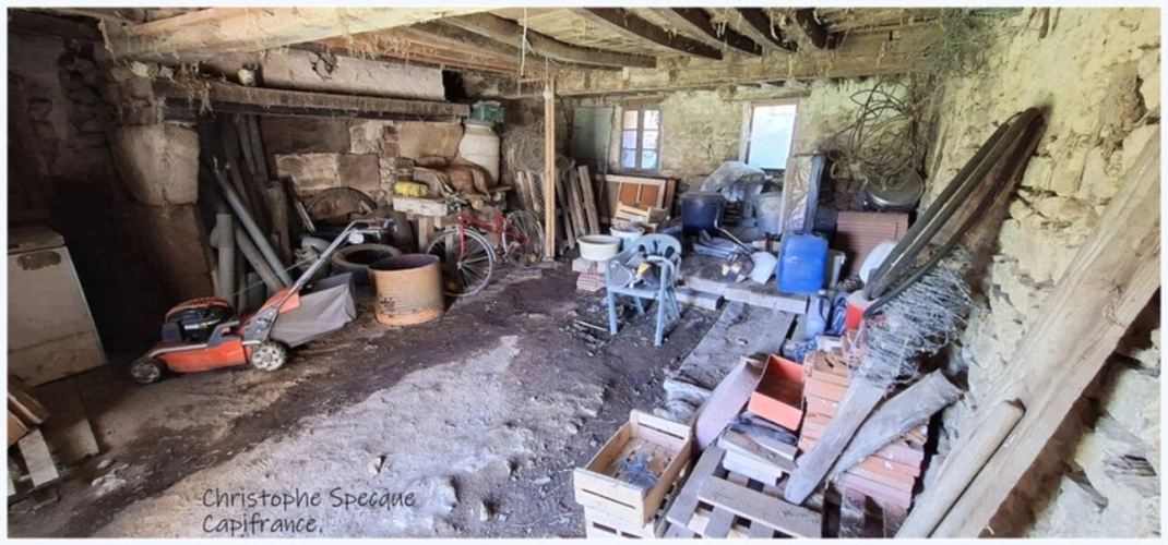 Photos 9 - Rurale - Grange à vendre  CHABRELOCHE (63)
