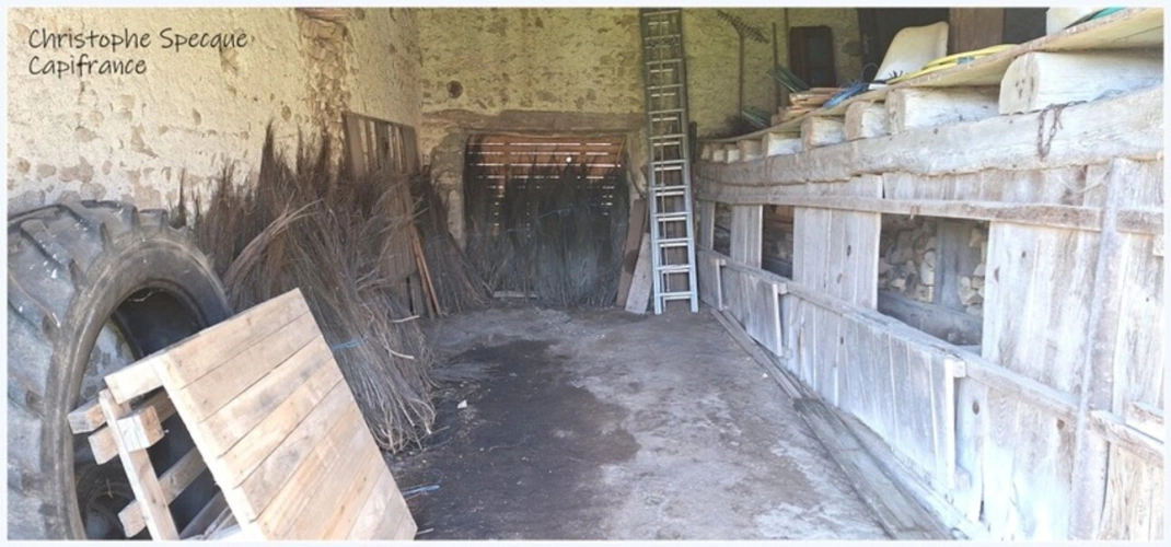 Photos 11 - Rurale - Grange à vendre  CHABRELOCHE (63)