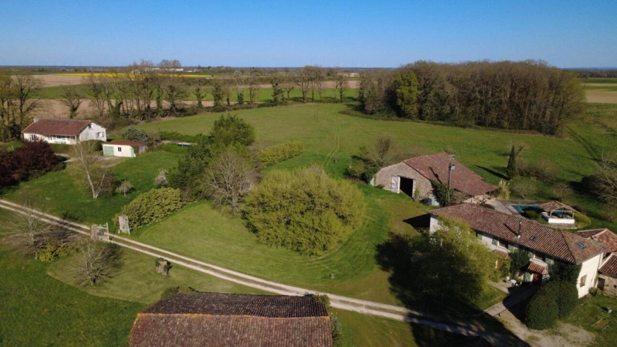 Photos 1 - Equestrian - Two big renovated houses and a studio, on 14 hectares.