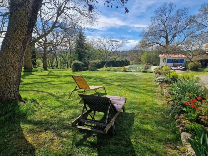 Photos 3 - Touristique - Propriété avec piscine sur environ 1,5 Ha de terrain