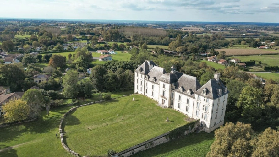 Photos 1 - Prestigious - Feudal castle in the heart of the Landes on 3.5 hectares