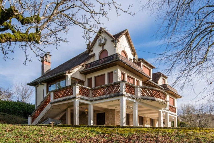 Photos 1 - Rurale - Exlusivité:Maison familiale au coeur  d'un village Corrézien, proche Brive