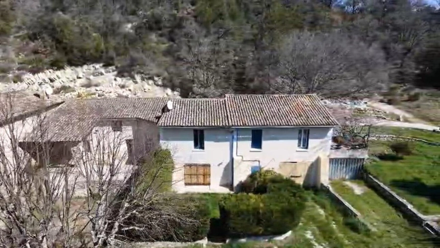 Photos 2 - Touristique - ENTRECHAUX  L'AUTHENTICITÉ D'UN MAS PROVENÇAL AUX VOLUMES HORS NORMES