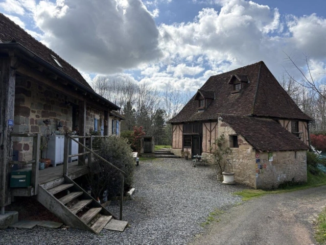 Photos 1 - Touristique - Ensemble de charme avec gîte, piscine et près d'un hectare de terrain