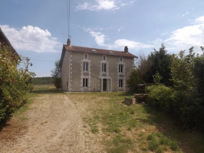 Photos 1 - Touristique - Hiesse - Maison avec 6 chambres, dependences et terrain -  - oportunity chambres d'hotes