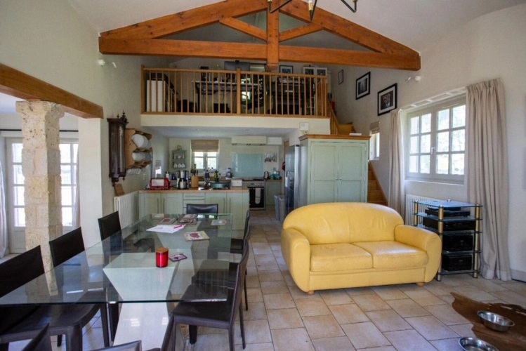 Photos 8 - Rurale - MAISON DE CAMPAGNE SPACIEUSE AVEC PISCINE ET VUES DEGAGEES