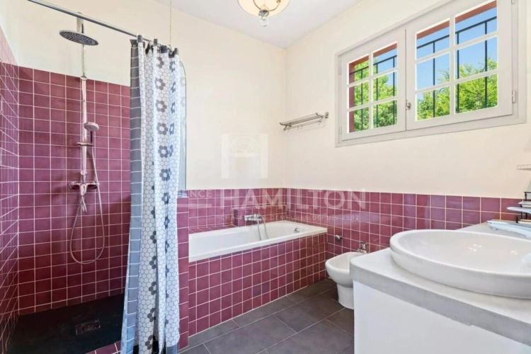 Photos 5 - Tourist - Exceptional Property in Biot: Two Villas Ideal for a Guesthouse