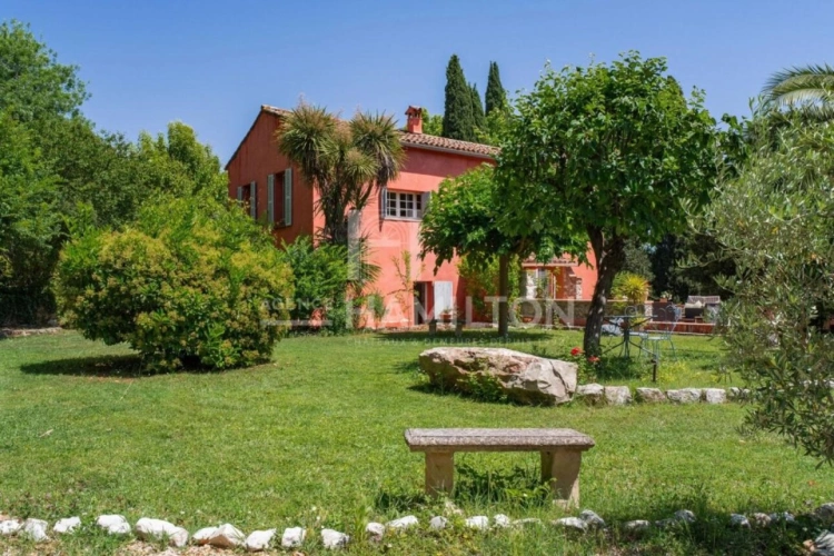 Photos 15 - Tourist - Exceptional Property in Biot: Two Villas Ideal for a Guesthouse