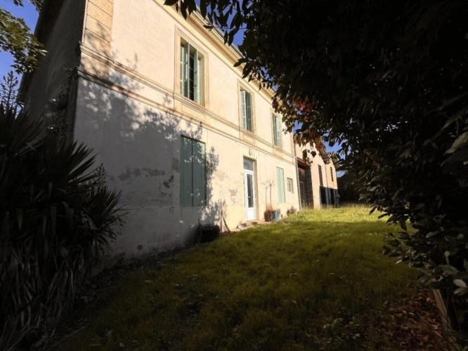 Photos 1 - Rurale - Maison de Maître, dépendances et terrain agricole