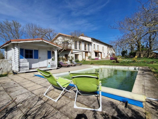 Photos 13 - Touristique - Propriété avec piscine sur environ 1,5 Ha de terrain