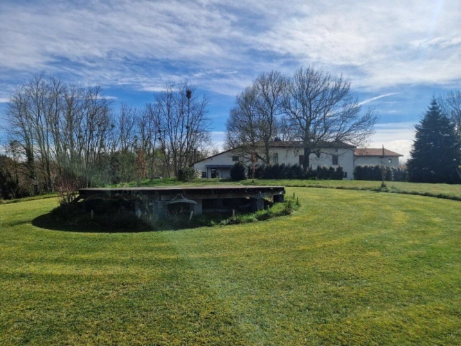 Photos 17 - Touristique - Propriété avec piscine sur environ 1,5 Ha de terrain