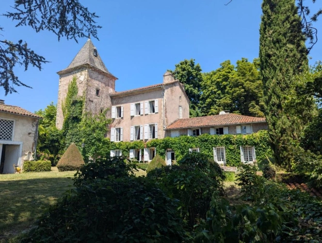 Photos 1 - Touristique - Manoir du XVIIe siècle sur 14500 m² de terrain