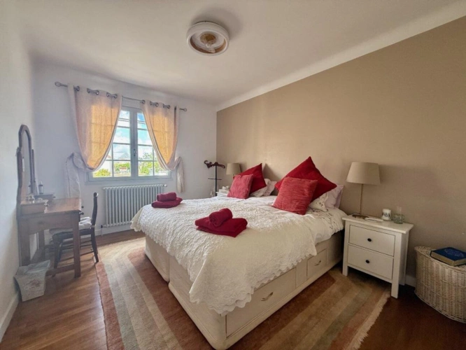 Photos 9 - Touristique - Élégante propriété de village avec 2 gîtes et superbe piscine creusée