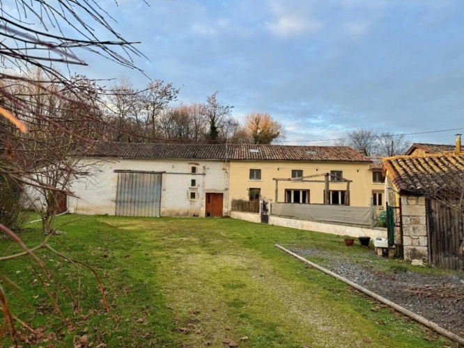 Photos 15 - Rurale - Propriété de caractère avec potentiel de rénovation