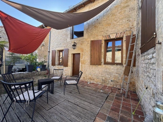 Photos 3 - Rurale - Maison de caractère au coeur d'un village avec seconde maison à finir de rénover et deux granges