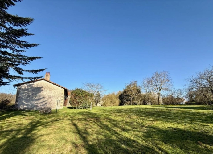 Photos 16 - Rurale - Authentique ferme en pierre du XVIIIe siècle entièrement rénovée avec dépendances et plus de 7 000 m² de terrain
