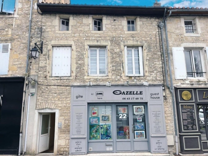 Photos 1 - Rurale - Maison avec local commercial et potentiel locatif, Centre de Ruffec