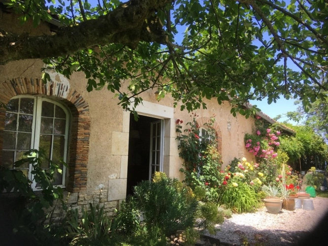 Photos 15 - Prestige - PRIX BAISSÉ - Élégante Maison de Maître, vastes dépendances, jardin, proximité des commerces