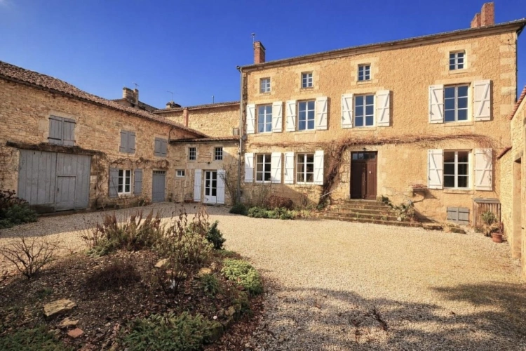 Photos 1 - Prestige - PRIX BAISSÉ - Élégante Maison de Maître, vastes dépendances, jardin, proximité des commerces