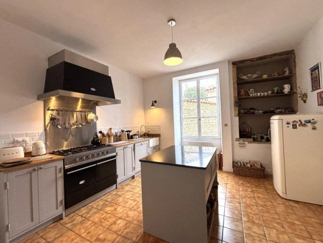 Photos 4 - Prestige - PRIX BAISSÉ - Élégante Maison de Maître, vastes dépendances, jardin, proximité des commerces
