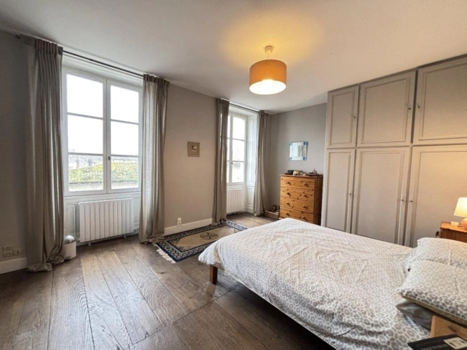 Photos 12 - Prestige - PRIX BAISSÉ - Élégante Maison de Maître, vastes dépendances, jardin, proximité des commerces