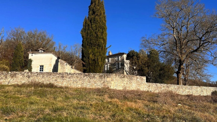 Photos 11 - Prestige - Projet famillial ou exploitation de gîte possible, pour ce très beau hameau à proximité de Roquecor