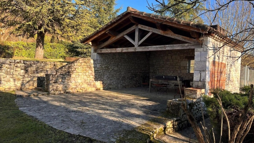 Photos 12 - Prestige - Projet famillial ou exploitation de gîte possible, pour ce très beau hameau à proximité de Roquecor