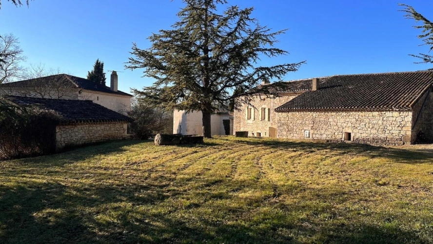 Photos 15 - Prestige - Projet famillial ou exploitation de gîte possible, pour ce très beau hameau à proximité de Roquecor