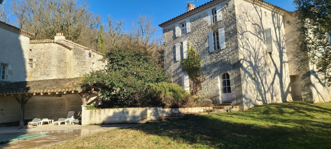 Photos 3 - Prestige - Projet famillial ou exploitation de gîte possible, pour ce très beau hameau à proximité de Roquecor