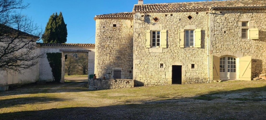 Photos 7 - Prestige - Projet famillial ou exploitation de gîte possible, pour ce très beau hameau à proximité de Roquecor