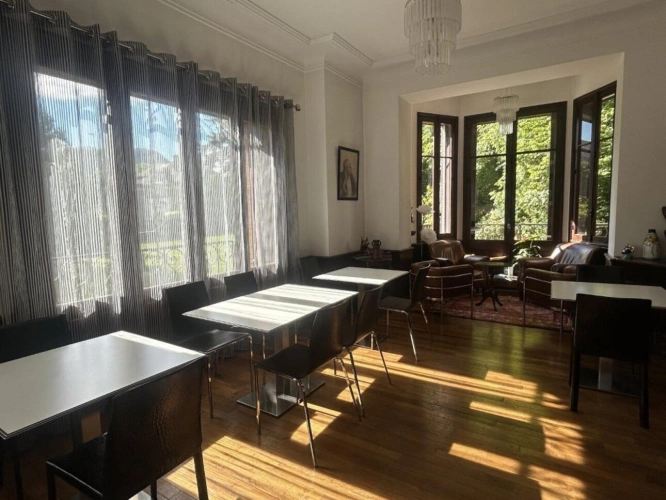 Photos 13 - Touristique - Ancien manoir de 1870 rénové, avec murs et fond de commerce
