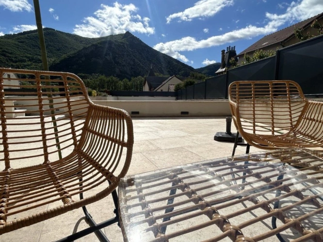 Photos 5 - Touristique - Ancien manoir de 1870 rénové, avec murs et fond de commerce