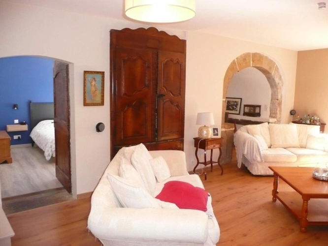 Photos 17 - Touristique - Maison de caractère renovée avec gîte et piscine - Salles Courbatiés